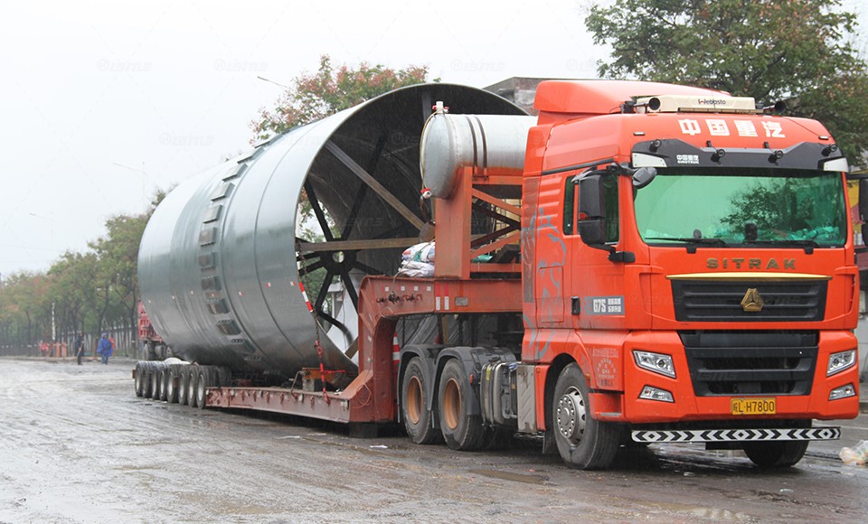 回轉窯裝車.jpg 回轉窯裝車.jpg